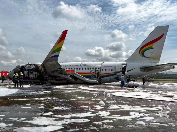 Un avión de Tibet Airlines resulta destruido al salirse de pista