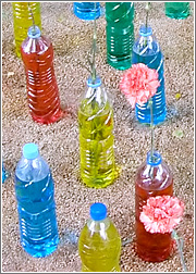 Botellas de colores (cc) Pnikosis