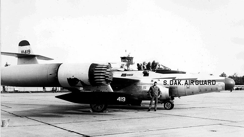 Uno de los contenedores de cohetes del F-89D