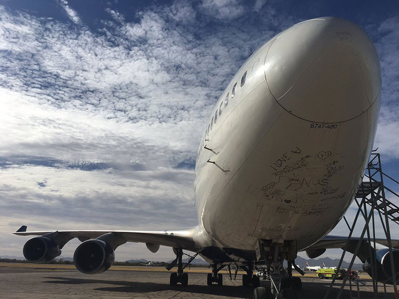 El último 747 de Delta en su parking final