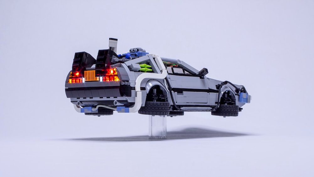 Un DeLorean DMC-12 de Regreso futuro de Lego