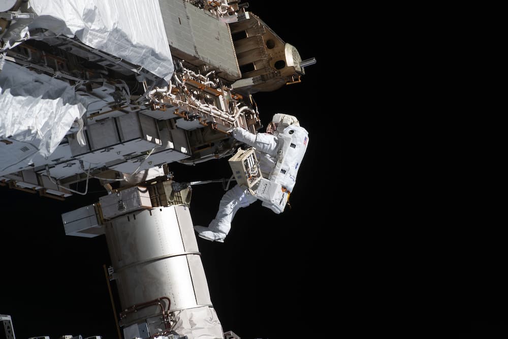 Glover durante el paseo espacial de la semana pasada – NASA