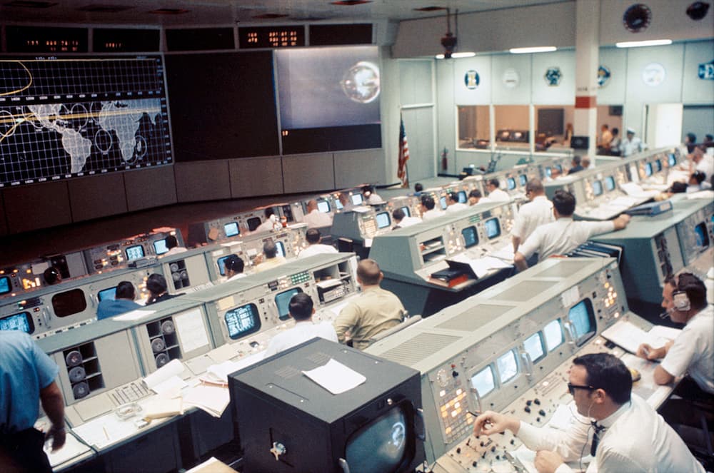 Una Visita En Vídeo A Las Salas De Control De La NASA En Houston, Las ...