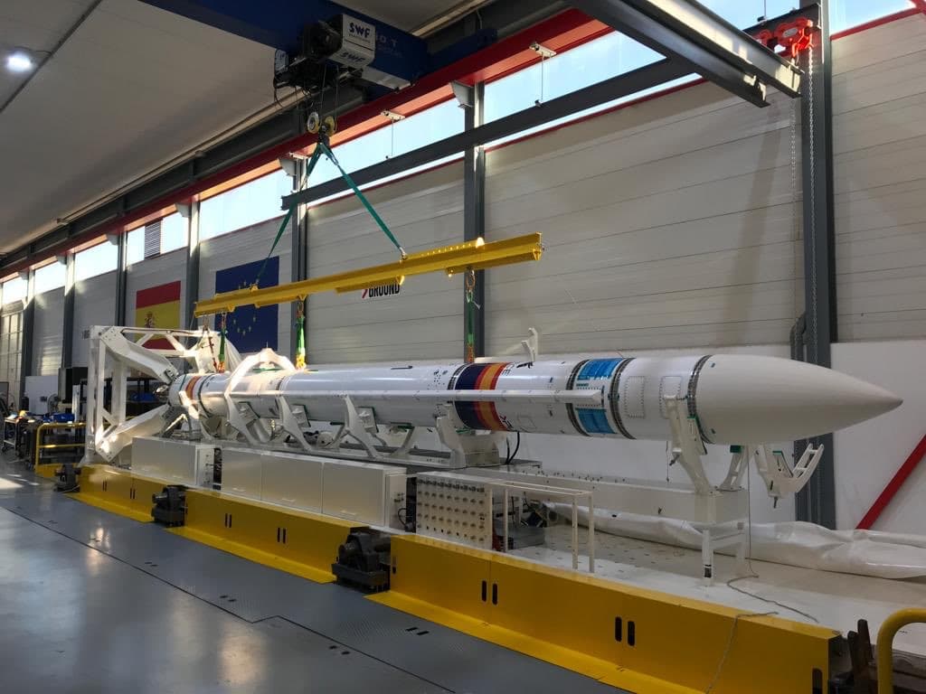 El Miura 1 y su remolque rampa de lanzamiento – PLD Space