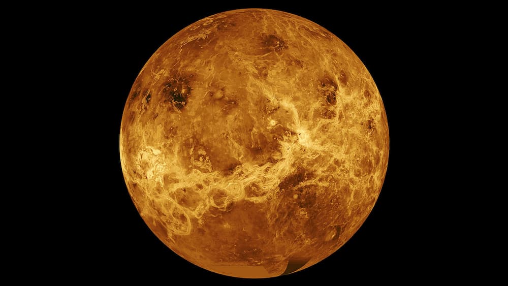 Venus en una imagen compuesta creada con datos obtenidos por las misiones Magallanes y Pioneer 13 – NASA