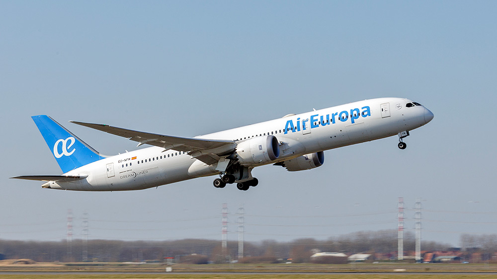 Un 787 de Air Europa despegando de Ámsterdam – Wicho