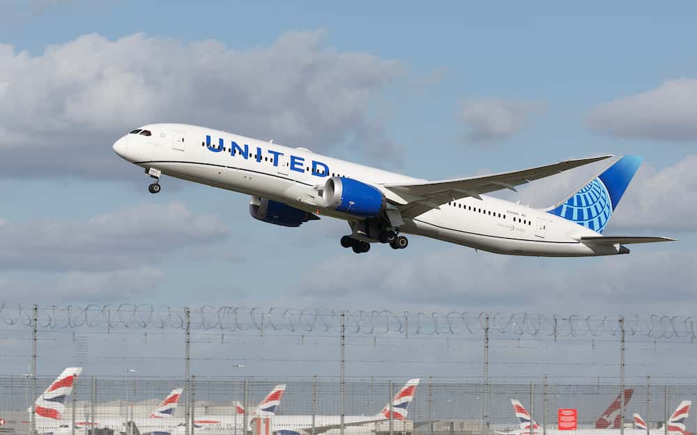 United Arilines se compra 100 Boeing 787 y apalabra otros 100 en el pedido más grande de aviones de largo recorrido jamás hecho por parte de una aerolínea estadounidense