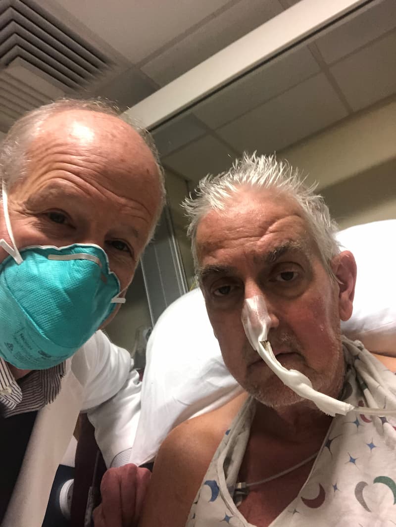 David Bennett Sr. y el doctor Bartley P. Griffith, quien le trasplantó su nuevo corazón – UMMS