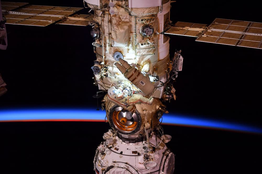 Primer paseo espacial para poner en marcha el Brazo robot europeo del módulo Nauka de la Estación Espacial Internacional