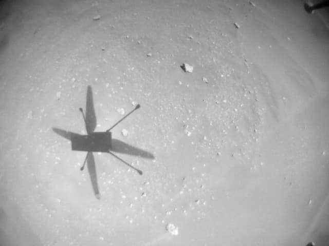 La sombra de Ingenuity durante su vuelo número 20 – NASA/JPL-Caltech