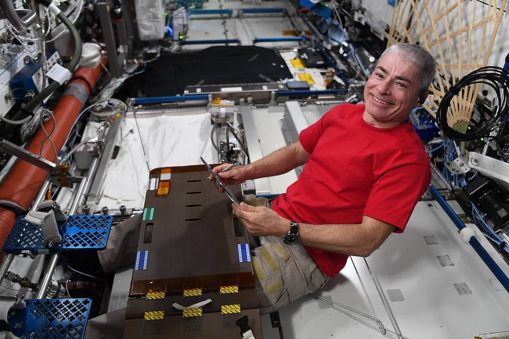 Vande Hei a bordo de la EEI en agosto de 2021 – NASA