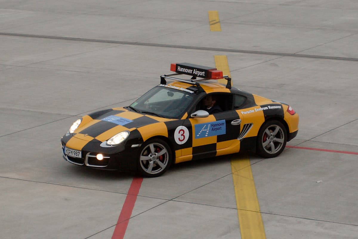 Un Porsche de los señaleros del aeropuerto de Hannover – Wicho
