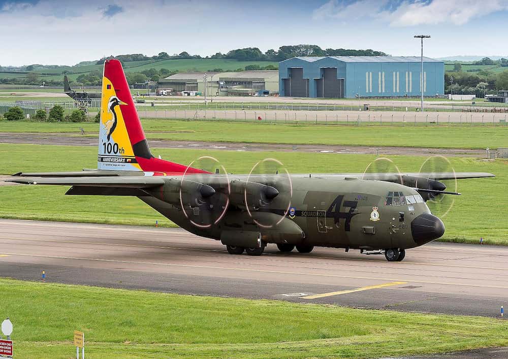 Un Hercules 130J de la RAF rodando por la pista de  Brize Norton en tiempos mejores – Ministerio de Defensa del Reino Unido