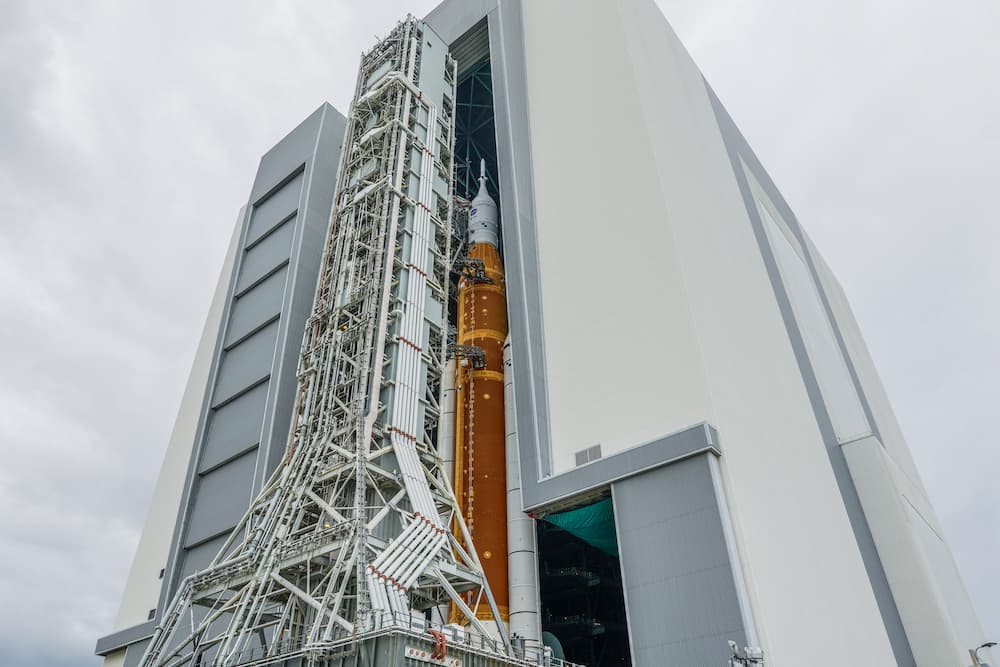 El cohete y la cápsula de la misión Artemisa I a la Luna de la NASA no sufren daños a causa del huracán Ian, pero no serán lanzados hasta noviembre