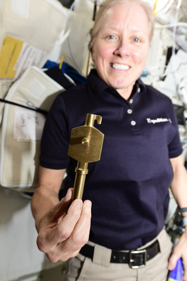 Samantha Cristoforetti se convierte en la primera mujer europea en tomar el mando de la Estación Espacial Internacional