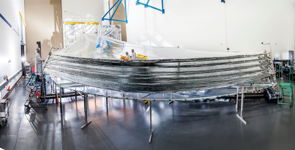 El parasol del Webb tensionado durante pruebas en Tierra – NASA