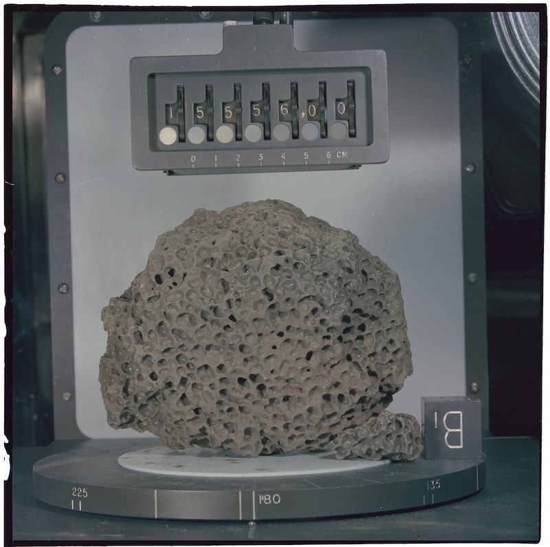 El perfecto catálogo de las 1.200 rocas que los astronautas trajeron hace décadas de la Luna en las misiones Apolo