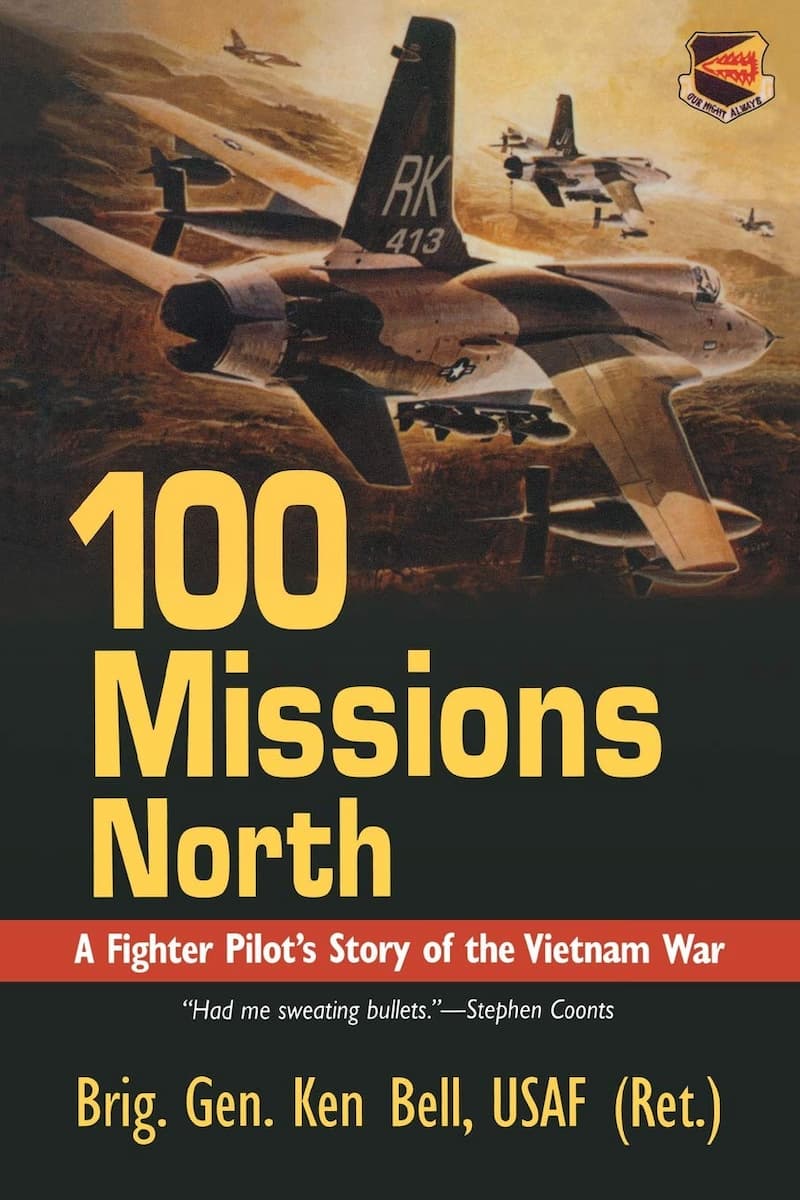 Portada del libro en la que se ve una formación de cuatro F-105 sobrevolando Vietnam. Uno de ellos está en primer plano, los otros tres cada vez más lejos como corresponde a un vuelo en formación de combate