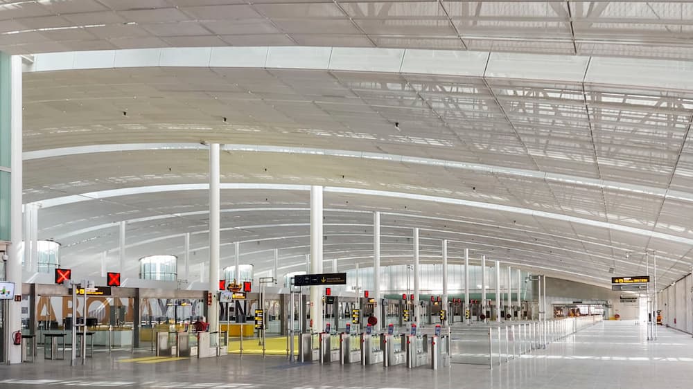 El sacar los dispositivos electrónicos y líquidos del equipaje de mano en los controles de los aeropuertos se va a acabar… pero paciencia