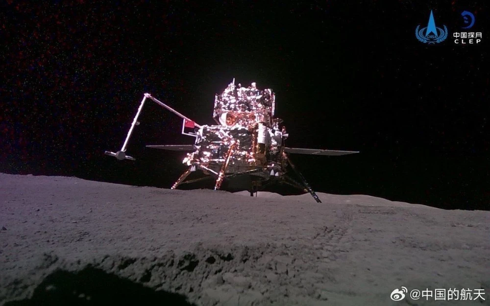 Las muestras tomadas por la misión china Chang’e 6 ya están en órbita alrededor de la Luna