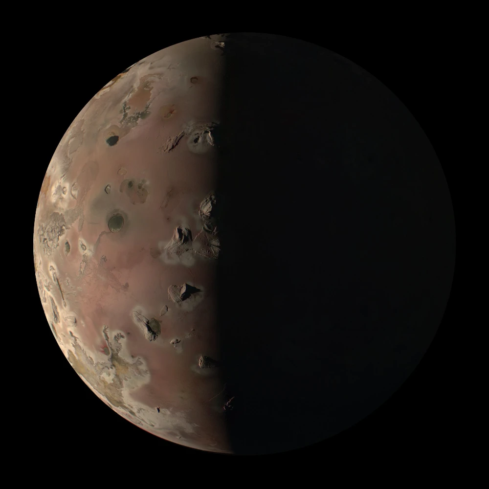 La sonda Juno de la NASA hace el sobrevuelo más cercano de Ío de los últimos 20 años
