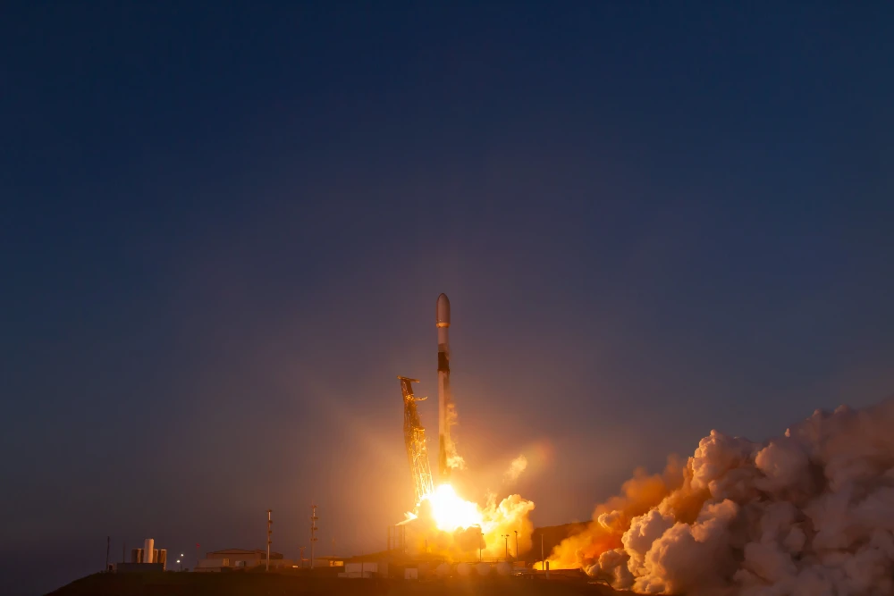 SpaceX empieza el despliegue de satélites Starlink capaces de dar servicio a teléfonos móviles