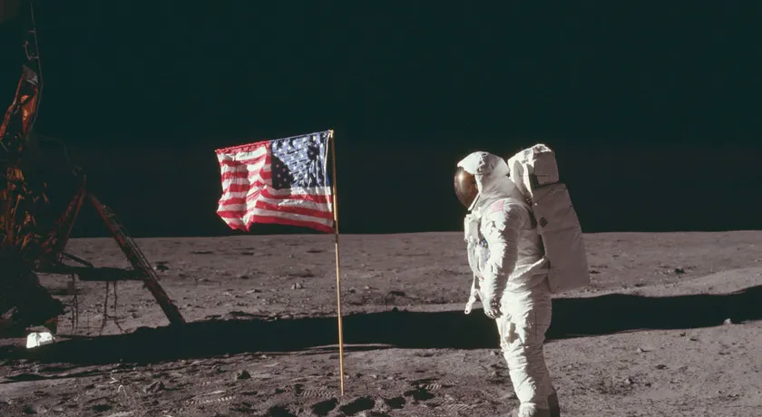 Bandera plantada por Armstrong en la misión Apolo 11 / NASA
