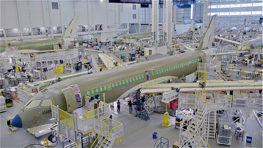 Vista elevada de la planta de ensamblado de Airbus A220 en Maribel