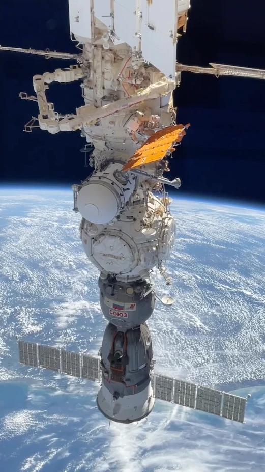 Un paseo espacial en la EEI logra terminar de instalar la antena de un instrumento que se resistía desde octubre