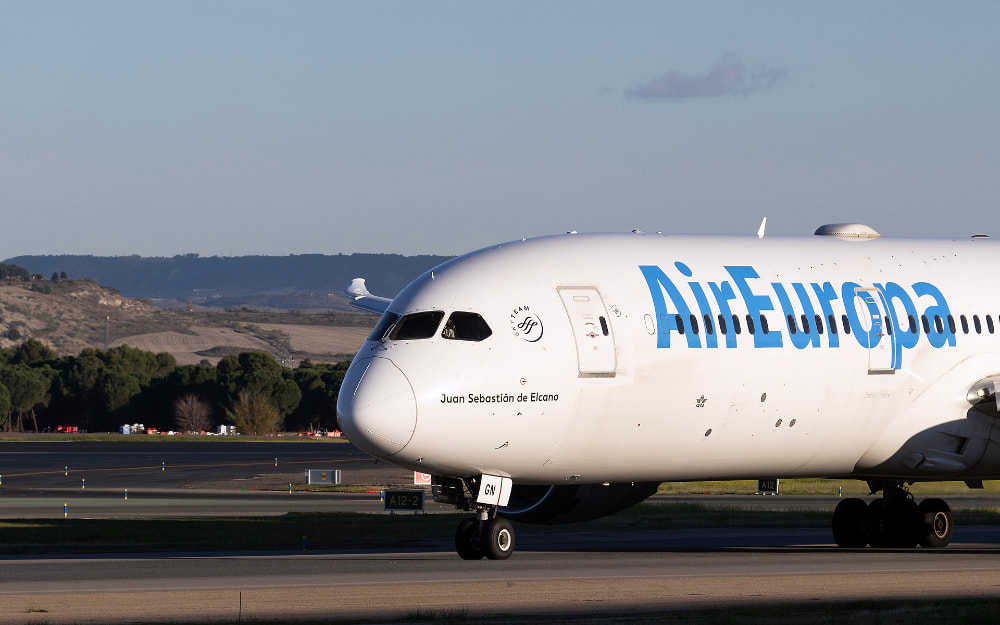 Morro de un Boeing 787 de Air Europa rodando por Barajas