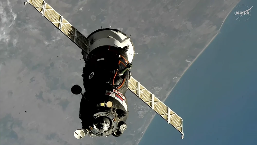 Soyuz MS-29 lanza tripulantes nuevos a EEI