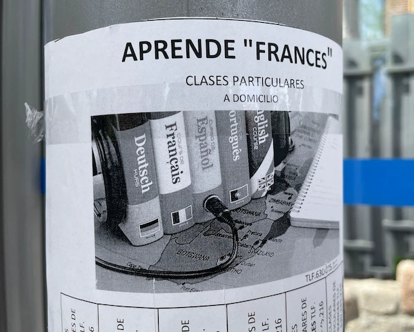 Cartel callejero para aprender «francés» Cartel callejero para aprender «francés»