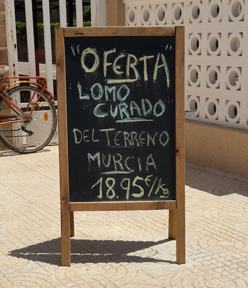 La «tienda de alimentación» que era en realidad el «reino» de las «comillas» (CC) Alvy La «tienda de alimentación» que era en realidad el «reino» de las «comillas» (CC) Alvy