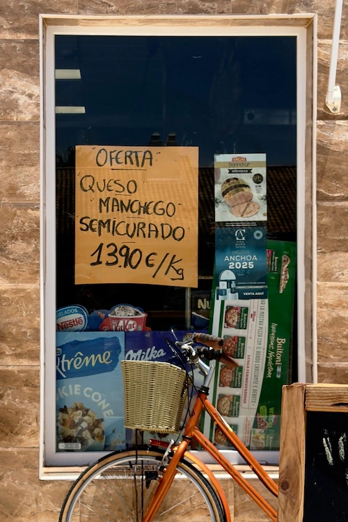 La «tienda de alimentación» que era en realidad el «reino» de las «comillas» (CC) Alvy La «tienda de alimentación» que era en realidad el «reino» de las «comillas» (CC) Alvy