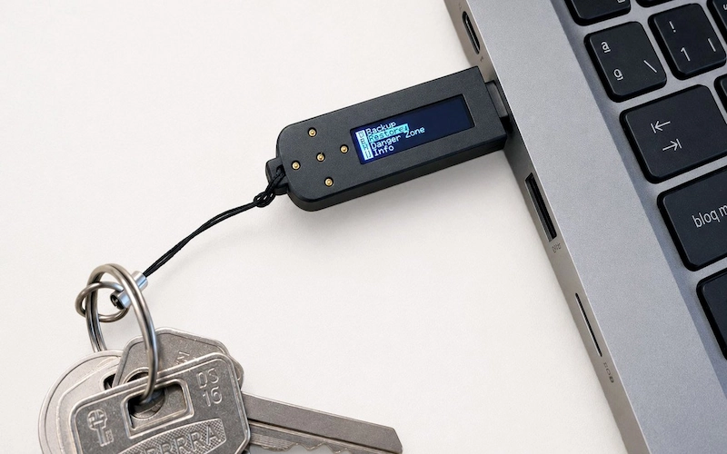 ZeroKeyUSB, un gestor de contraseñas de bolsillo que se hace pasar por teclado