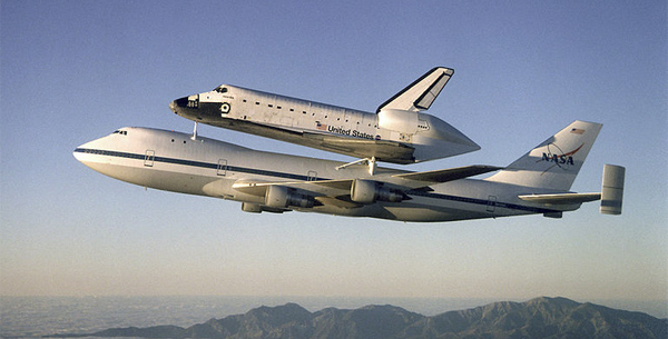 Lanzadera siendo transportada, imagen: NASA