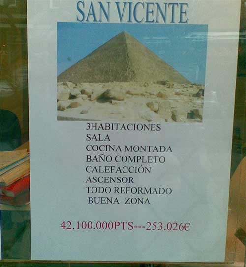 Foto pirámide egipcia ilustrando piso en venta
